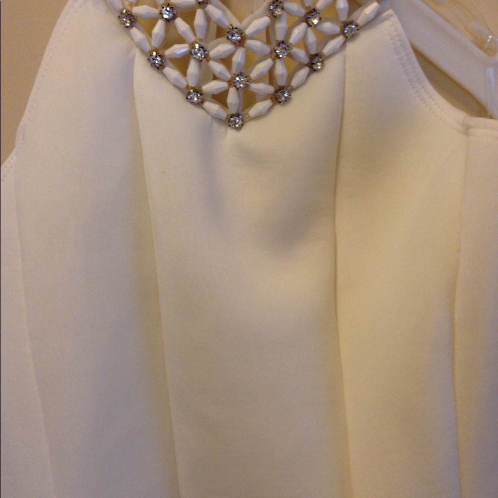 White dress - Picture 2 of 2